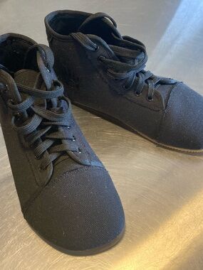 Bearfoot Ursus Mid Top Lace-Up Athletic Sneaker Black Unisex Adults EEE